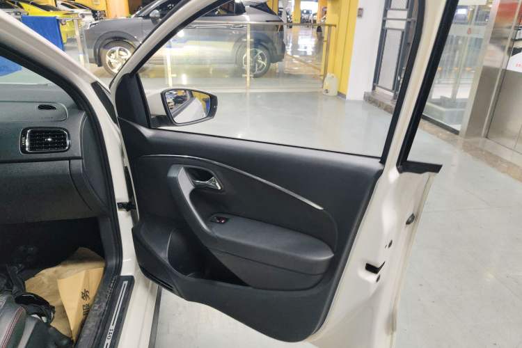 Used Volkswagen Polo 2015 1.4TSI GTI Right Front Door Interior