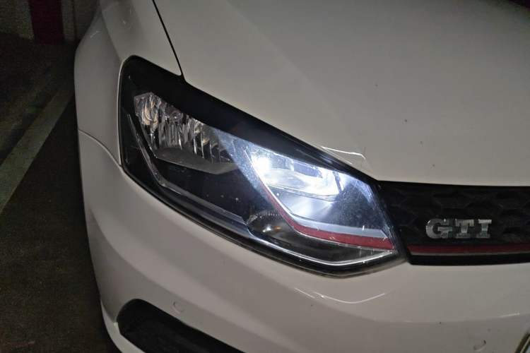 Used Volkswagen Polo 2015 1.4TSI GTI Right Front Headlight
