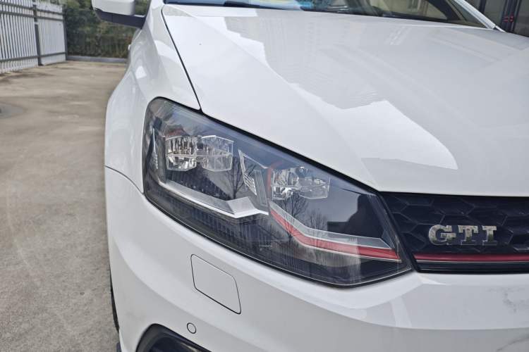 Used Volkswagen Polo 2015 1.4TSI GTI Right Front Headlight