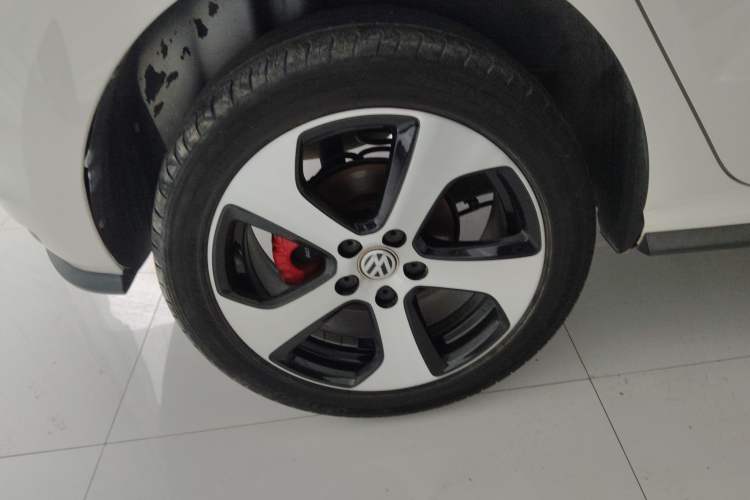 Used Volkswagen Polo 2015 1.4TSI GTI Right Rear Wheel Hub