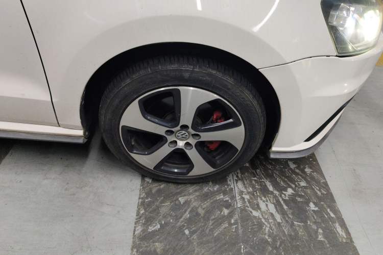 Used Volkswagen Polo 2015 1.4TSI GTI Right Rear Wheel Hub