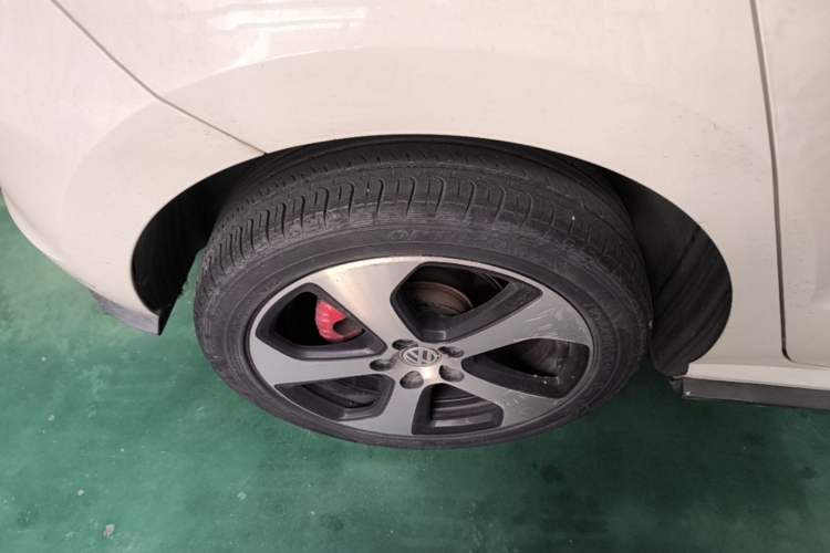 Used Volkswagen Polo 2015 1.4TSI GTI Right Rear Wheel Hub