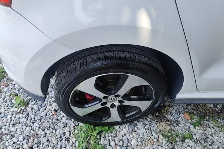 Used Volkswagen Polo 2015 1.4TSI GTI Right Rear Wheel Hub