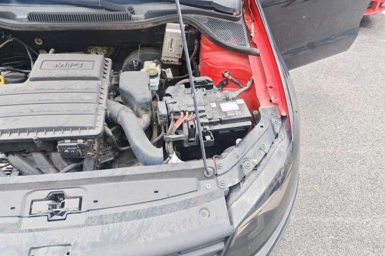 Used Volkswagen Polo 2016 1.4L Automatic Trendy Model Engine Bay Left