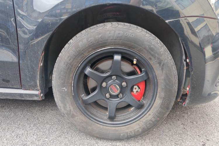 Used Volkswagen Polo 2016 1.4L Automatic Trendy Model Right Front Wheel Hub