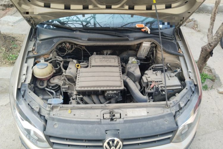 Used Volkswagen Polo 2016 1.4L Cross Polo Automatic Engine Bay