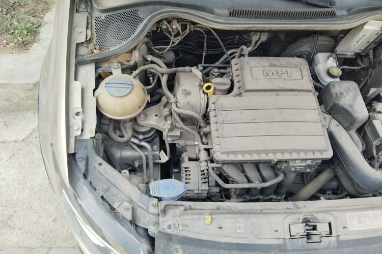 Used Volkswagen Polo 2016 1.4L Cross Polo Automatic Engine Bay Right