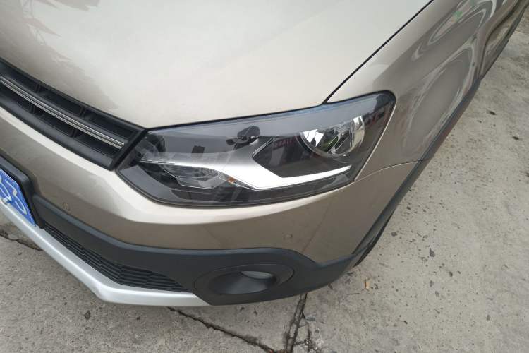 Used Volkswagen Polo 2016 1.6L Cross Polo Automatic Left Front Headlight