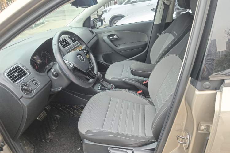 Used Volkswagen Polo 2016 1.6L Cross Polo Automatic Left Front Seat