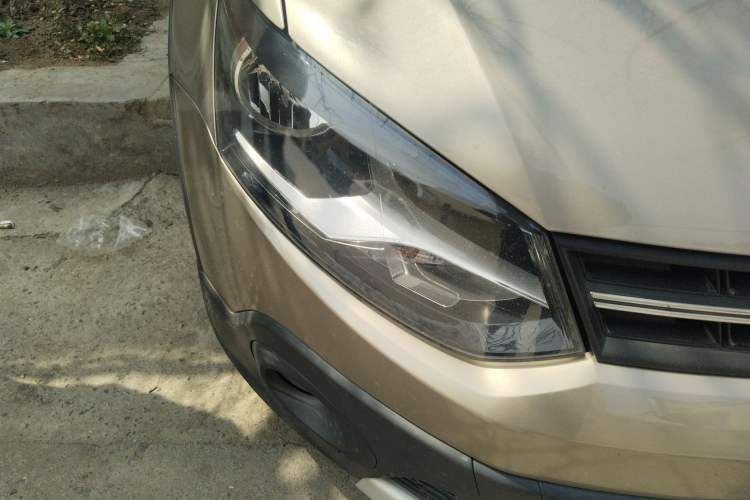 Used Volkswagen Polo 2016 1.4L Cross Polo Automatic Right Front Headlight