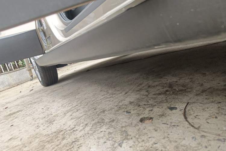 Used Volkswagen Polo 2016 1.6L Cross Polo Automatic Right Side Sill