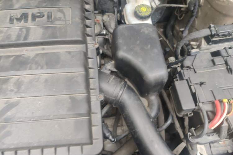 Used Volkswagen Polo 2016 1.6L Cross Polo Automatic Engine Bay Left