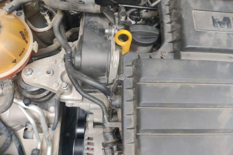 Used Volkswagen Polo 2016 1.6L Cross Polo Automatic Engine Bay Right