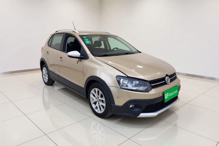 Used Volkswagen Polo 2016 1.6L Cross Polo Automatic Front Right 45 Deg
