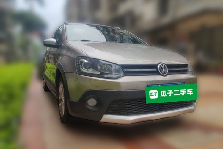 Used Volkswagen Polo 2016 1.6L Cross Polo Automatic Front Right 45 Deg