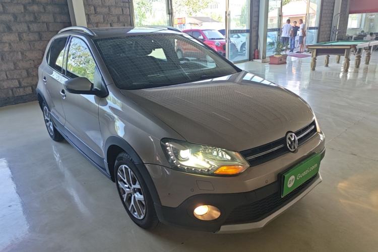 Used Volkswagen Polo 2016 1.6L Cross Polo Automatic Front Right 45 Deg
