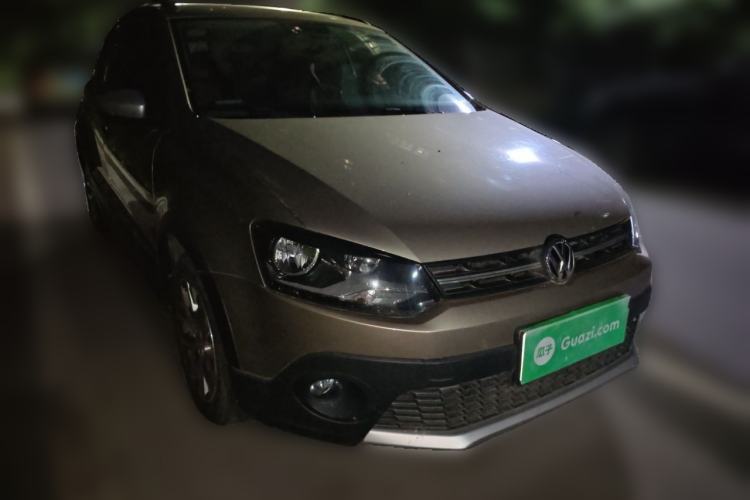Used Volkswagen Polo 2016 1.4L Cross Polo Automatic Front Right 45 Deg