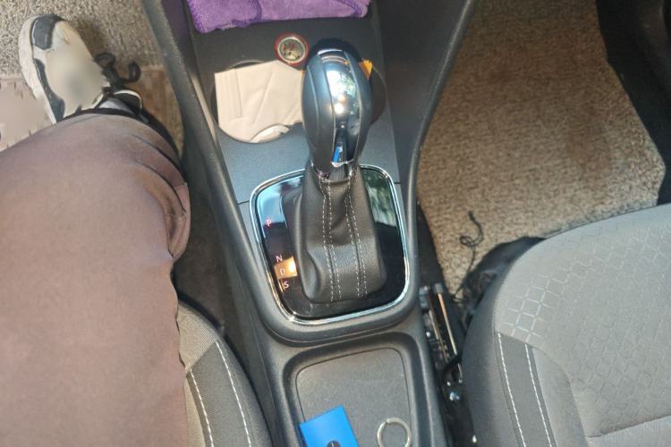 Used Volkswagen Polo 2016 1.6L Cross Polo Automatic Gear Lever