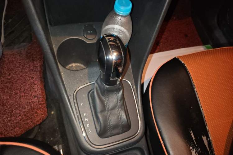 Used Volkswagen Polo 2016 1.4L Cross Polo Automatic Gear Lever