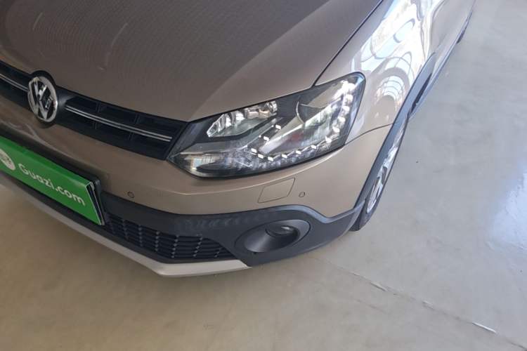 Used Volkswagen Polo 2016 1.6L Cross Polo Automatic Left Front Headlight