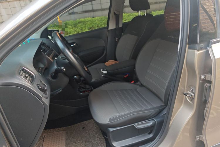 Used Volkswagen Polo 2016 1.6L Cross Polo Automatic Left Front Seat