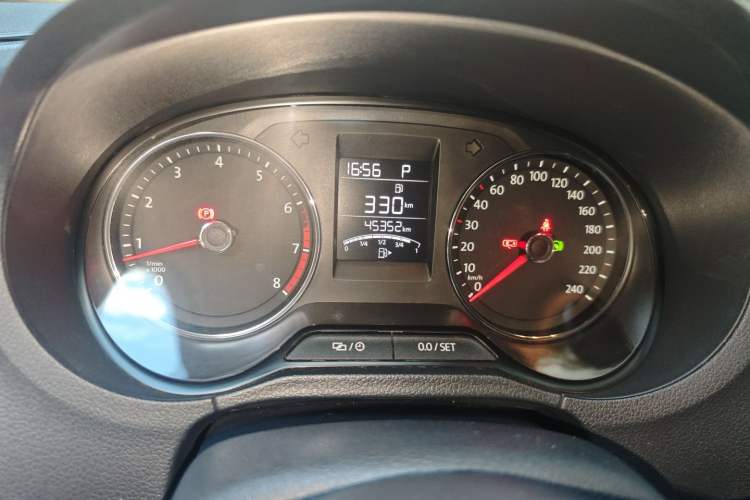 Used Volkswagen Polo 2016 1.6L Cross Polo Automatic Odometer Close Up