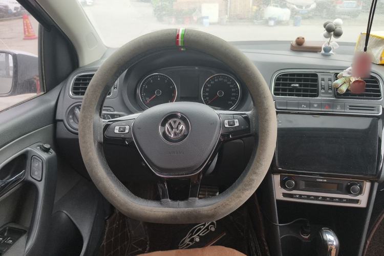 Used Volkswagen Polo 2016 1.6L Cross Polo Automatic Steering Wheel