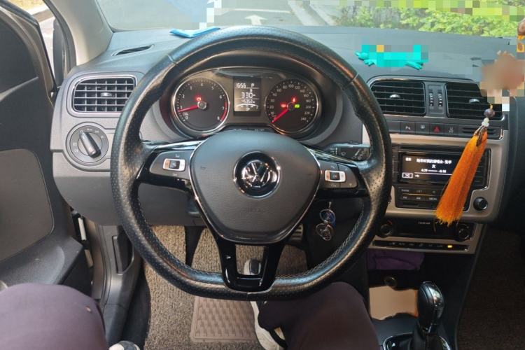 Used Volkswagen Polo 2016 1.6L Cross Polo Automatic Steering Wheel