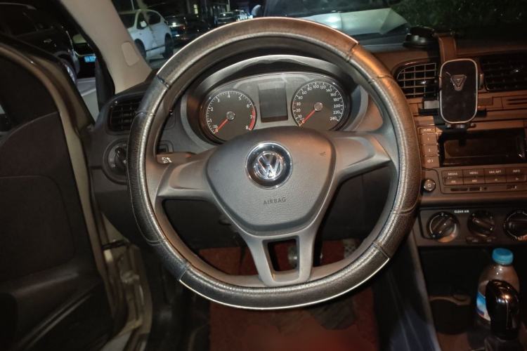 Used Volkswagen Polo 2016 1.4L Cross Polo Automatic Steering Wheel