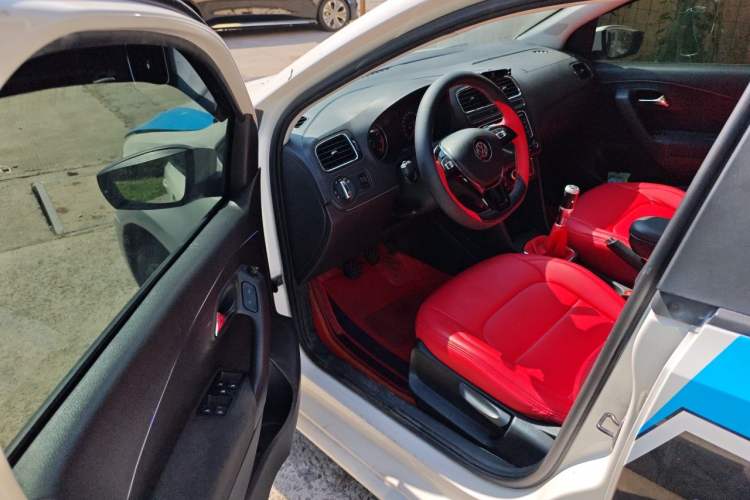 Used Volkswagen Polo 2016 1.6L Manual Comfort Model Driver Seat