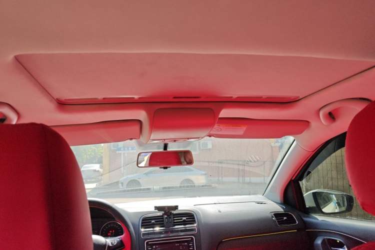 Used Volkswagen Polo 2016 1.6L Manual Comfort Model Headliner