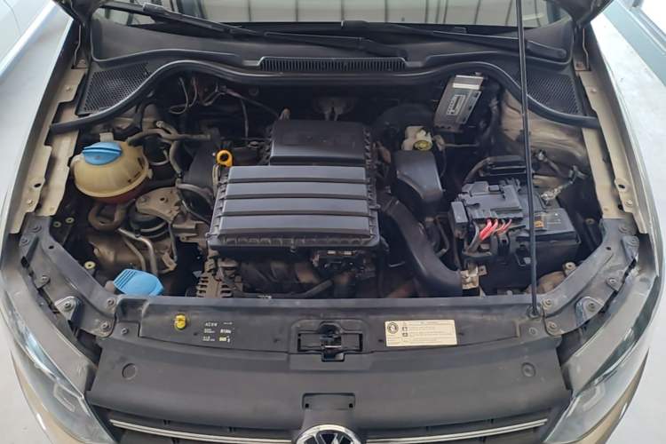 Used Volkswagen Polo 2016 1.4L Cross Polo Automatic Engine Bay