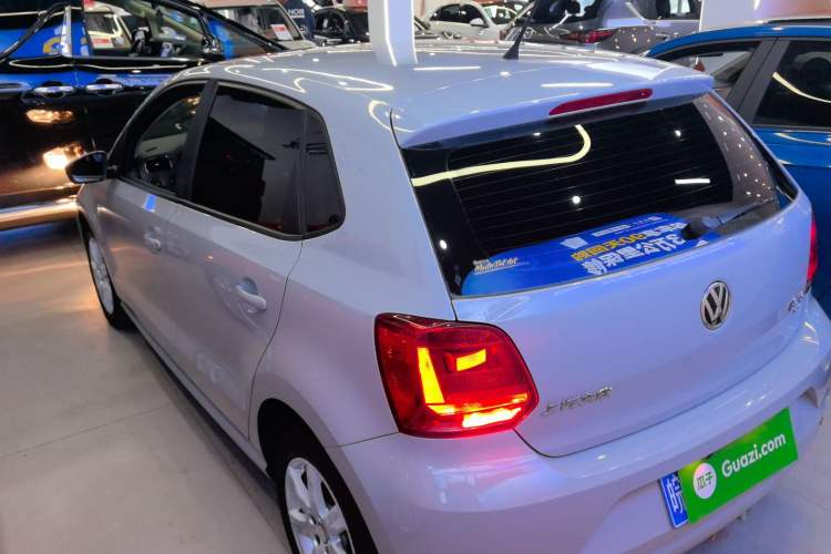 Used Volkswagen Polo 2016 1.6L Automatic Comfort Model Exterior 3