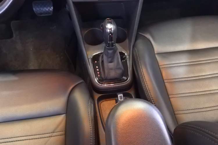 Used Volkswagen Polo 2016 1.6L Automatic Comfort Model Gear Lever