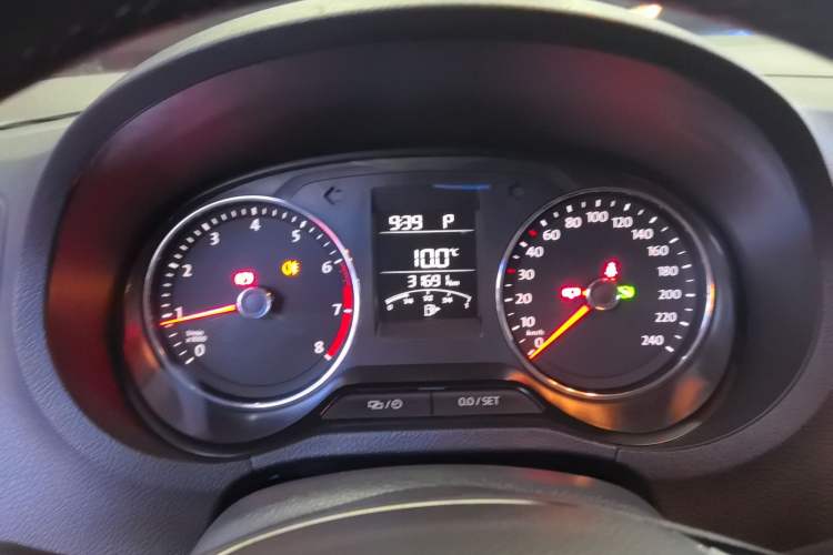 Used Volkswagen Polo 2016 1.6L Automatic Comfort Model Instrument Cluster