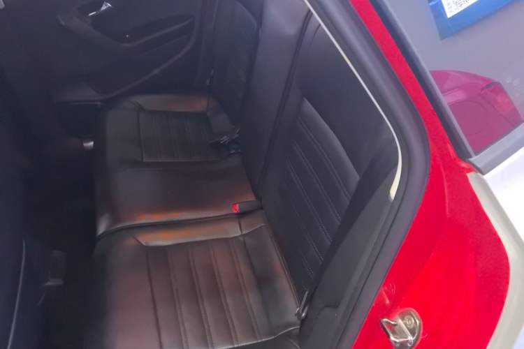 Used Volkswagen Polo 2016 1.6L Automatic Comfort Model Interior 4