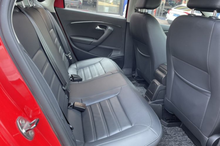 Used Volkswagen Polo 2016 1.6L Automatic Luxury Model Interior 6