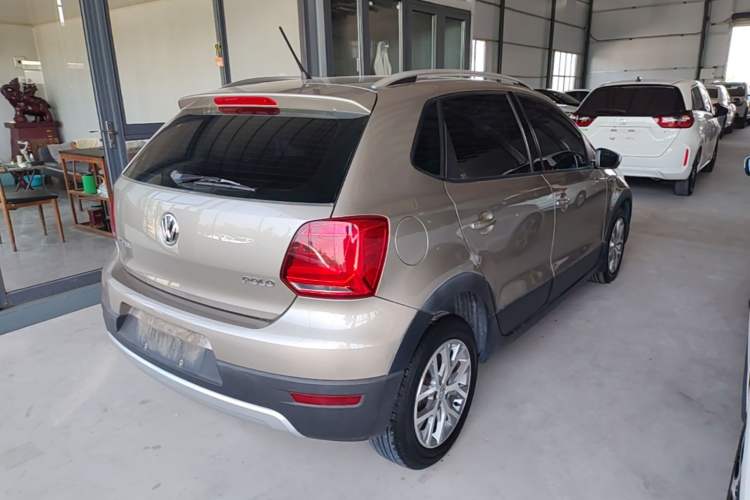 Used Volkswagen Polo 2016 1.4L Cross Polo Automatic Rear Right 45 Deg