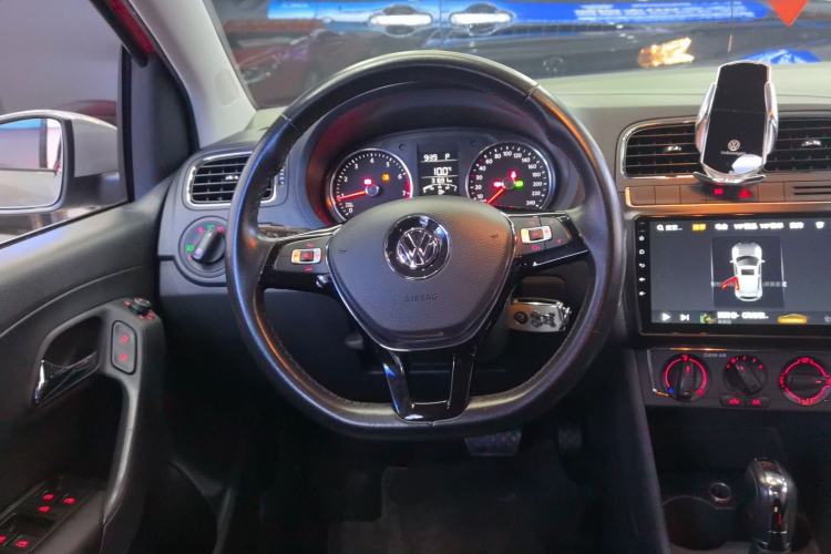 Used Volkswagen Polo 2016 1.6L Automatic Comfort Model Steering Wheel