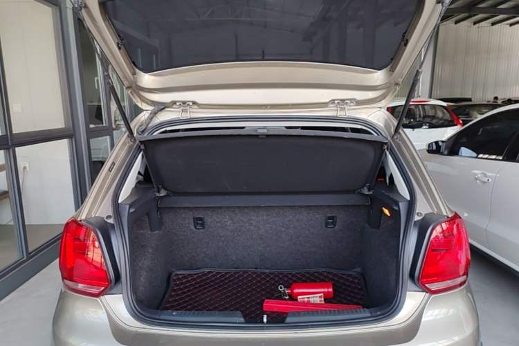 Used Volkswagen Polo 2016 1.4L Cross Polo Automatic Trunk
