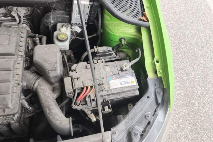 Used Volkswagen Polo 2016 1.4L Automatic Trendy Model Engine Bay Left