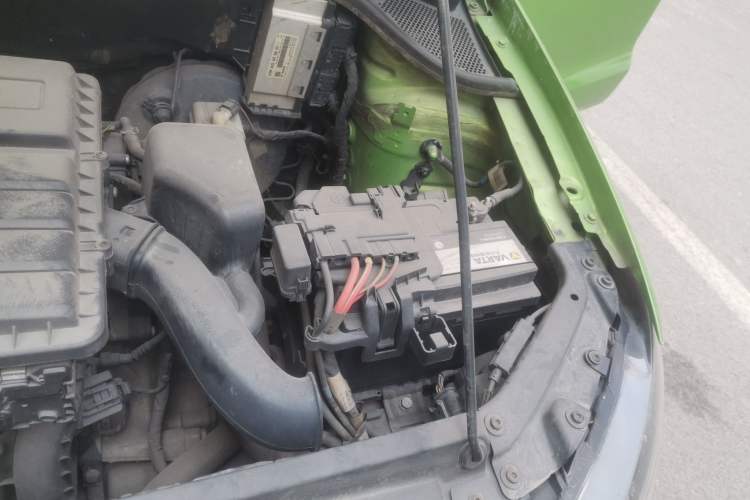 Used Volkswagen Polo 2016 1.4L Manual Fashion Model Engine Bay Left