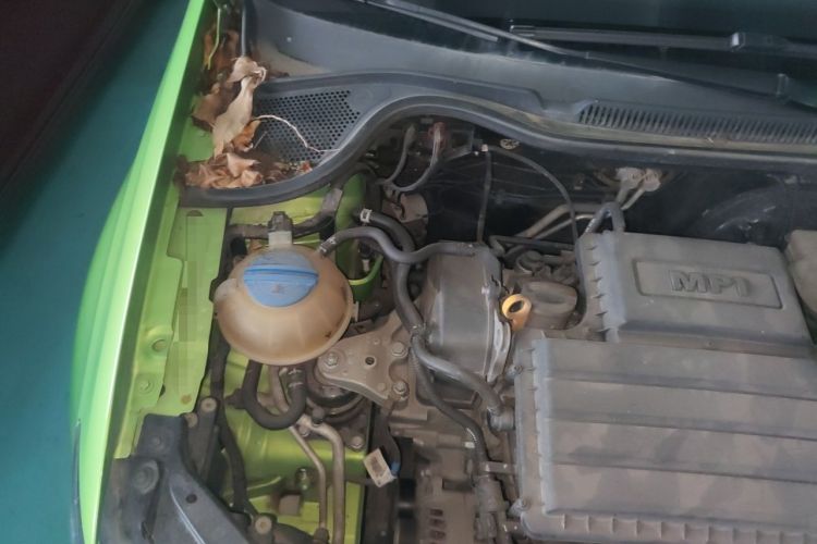 Used Volkswagen Polo 2016 1.4L Automatic Trendy Model Engine Bay Right