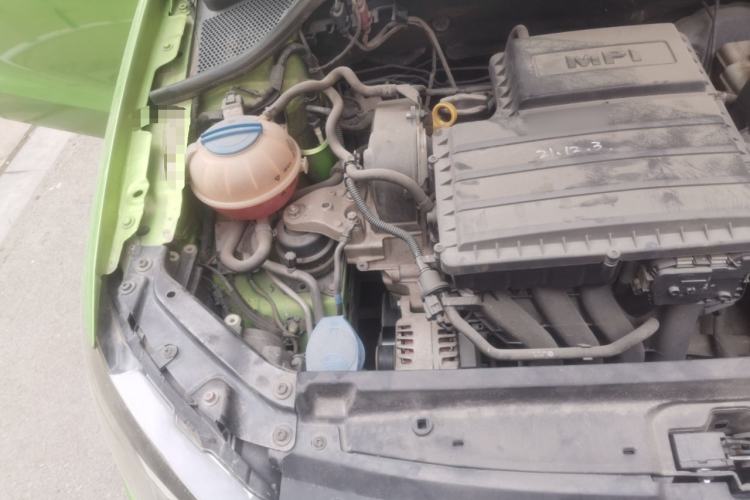 Used Volkswagen Polo 2016 1.4L Manual Fashion Model Engine Bay Right