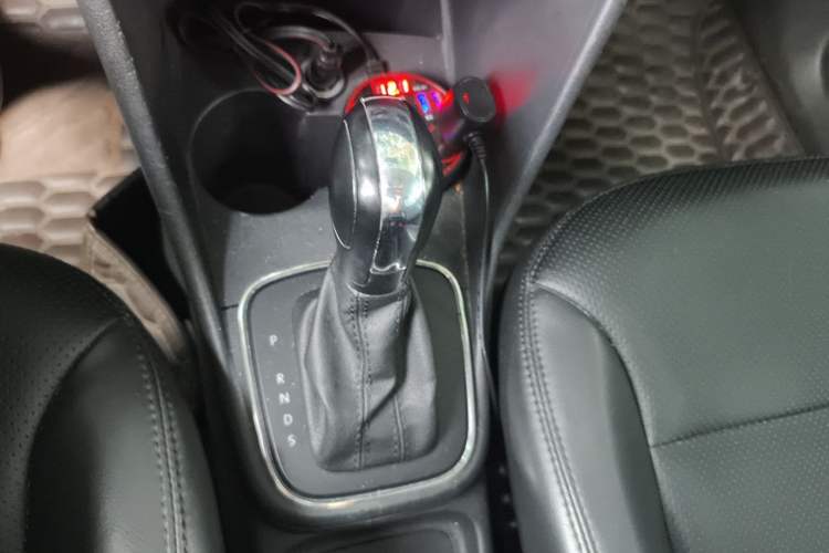 Used Volkswagen Polo 2016 1.4L Automatic Trendy Model Gear Lever