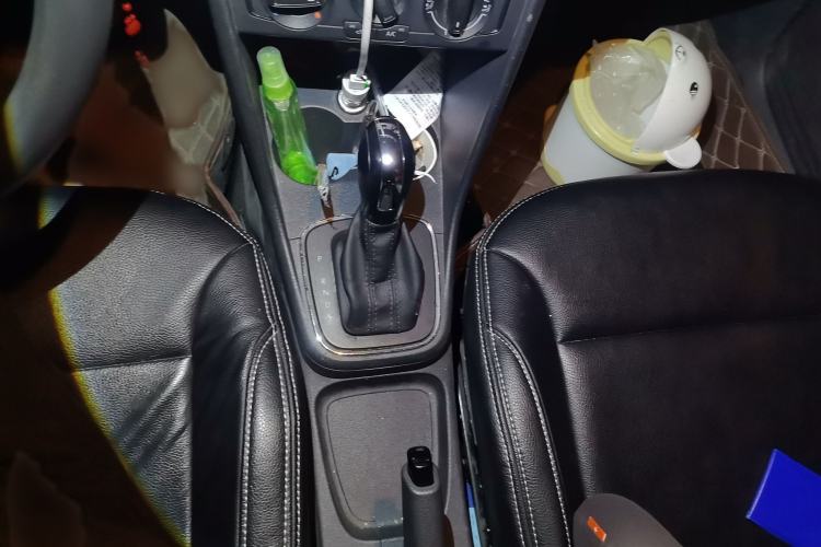 Used Volkswagen Polo 2016 1.4L Automatic Trendy Model Gear Lever