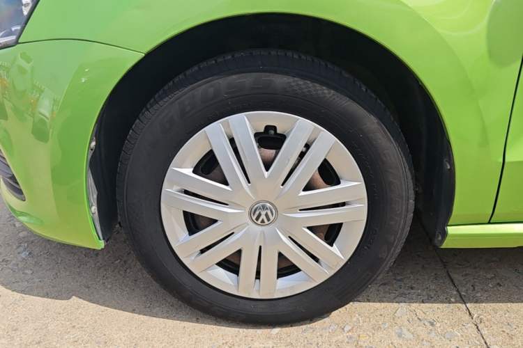 Used Volkswagen Polo 2016 1.4L Automatic Trendy Model Left Front Wheel Hub