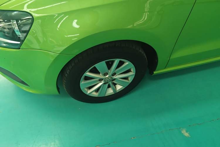 Used Volkswagen Polo 2016 1.4L Automatic Trendy Model Left Front Wheel Hub