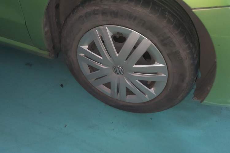Used Volkswagen Polo 2016 1.4L Automatic Trendy Model Right Front Wheel Hub