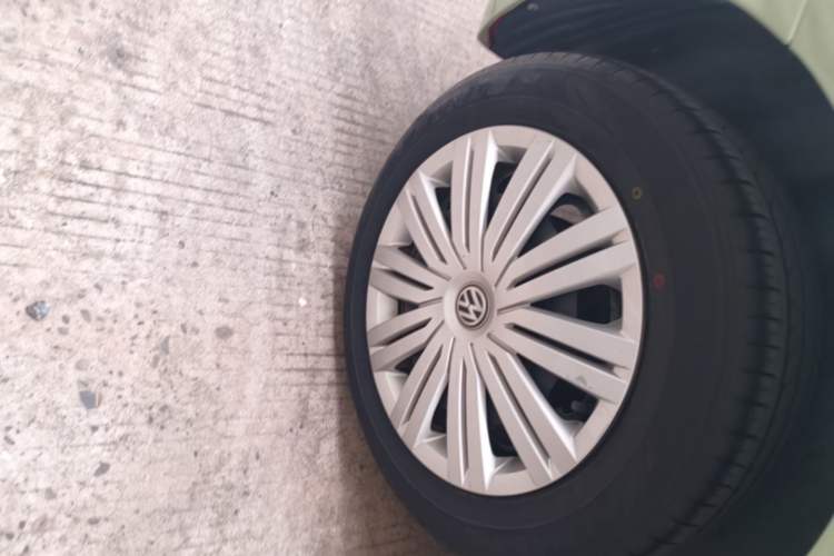 Used Volkswagen Polo 2016 1.6L Automatic Comfort Model Right Rear Wheel Hub
